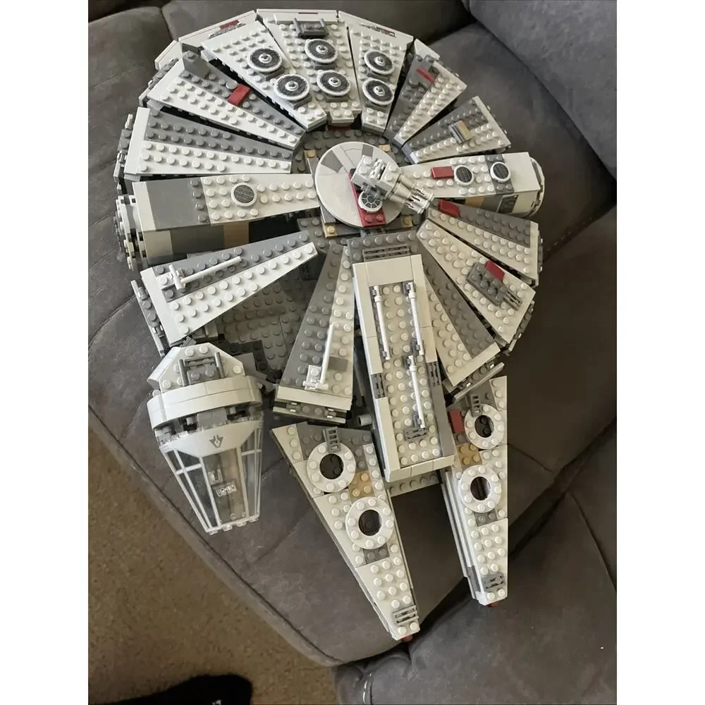 Lego Star Wars Millenium Falcon (7965) Build Only